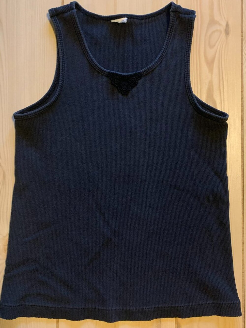 Vintage Y2K Black Sleeveless Tank Top Women's Embroidered Floral Cute Preppy S